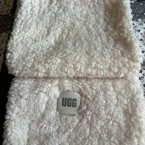 UGG Soft Cream Sherpa Wrap